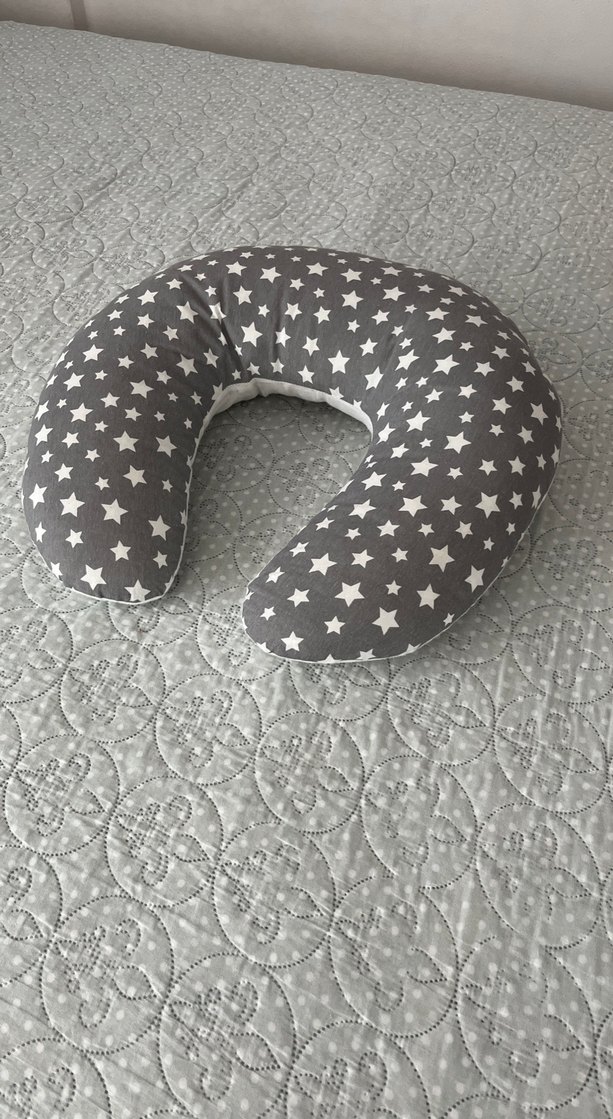 Gri Nakışlı Emzirme ve Hamile Yastığı - Görsel 3