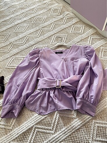 Trendyolmilla kemerli lila bluz
