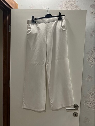 Famelin 46 beden beyaz pantolon