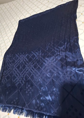 Püsküllü Parlak Mavi Kadın Şalı - Görsel 4