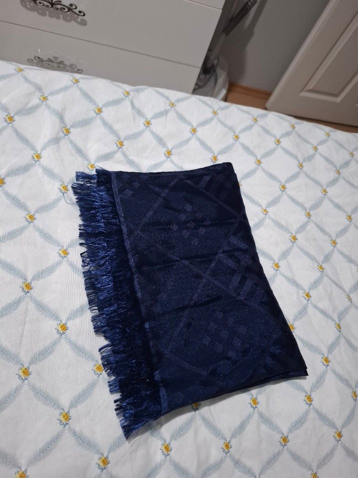 Püsküllü Parlak Mavi Kadın Şalı - Görsel 2