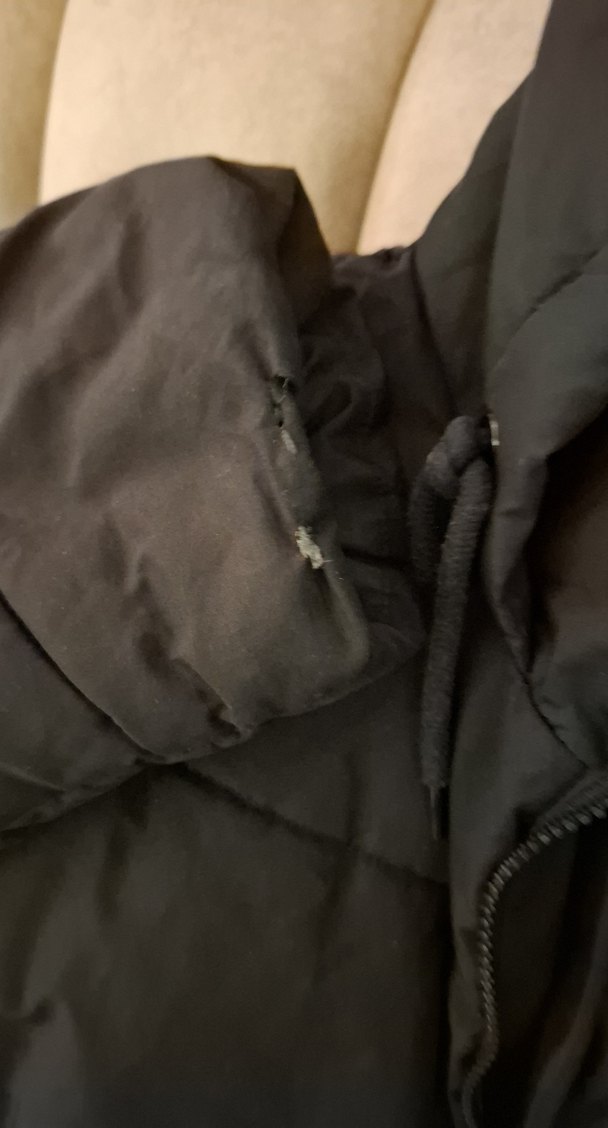 Siyah Kapüşonlu Uzun Kollu Puff Mont - Görsel 4