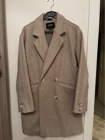 Pull and Bear Bej rengi kaşe kaban