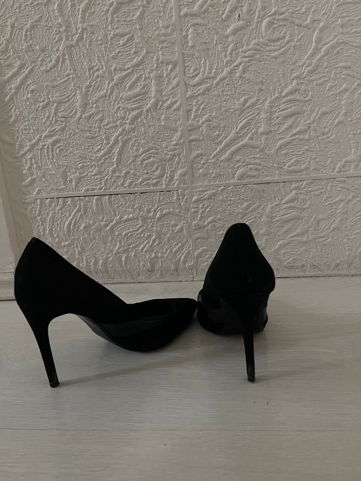 Siyah Süet Stiletto Topuklu Kadın Ayakkabı - Görsel 3