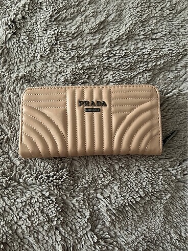 Prada cüzdan