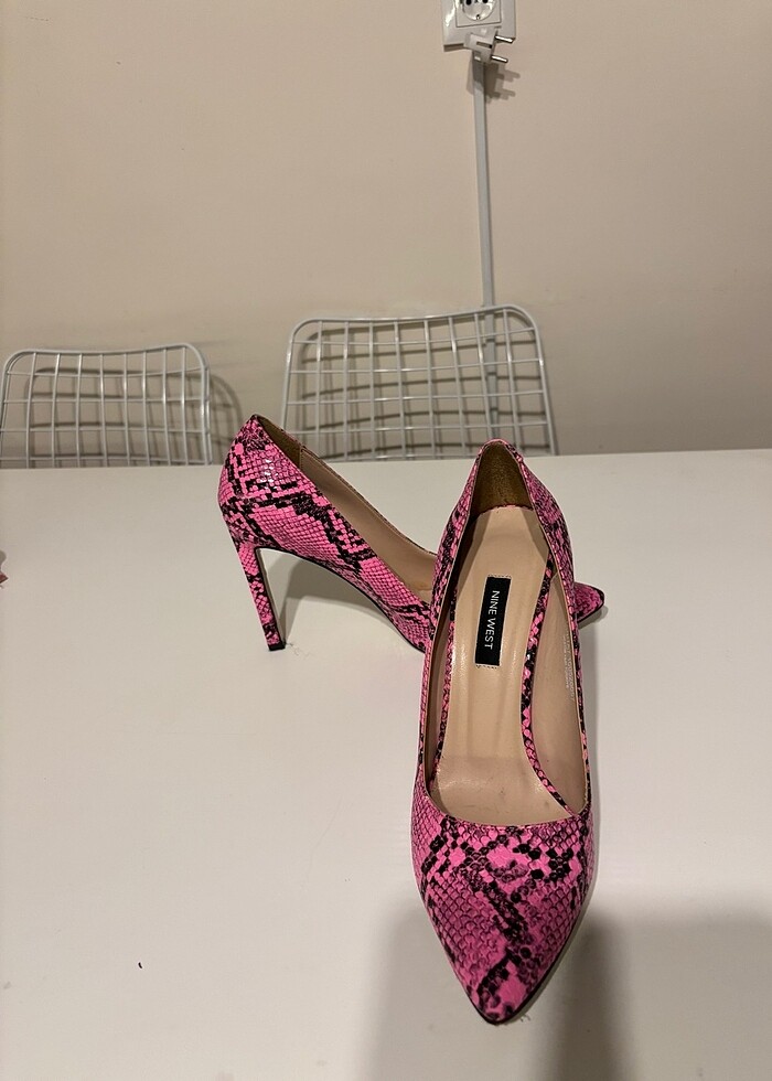 Nine west pembe yılan derisi 39numara ayakkabı - Görsel 3