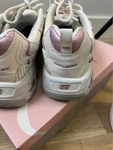 38 Beden Sketchers D?Lite
