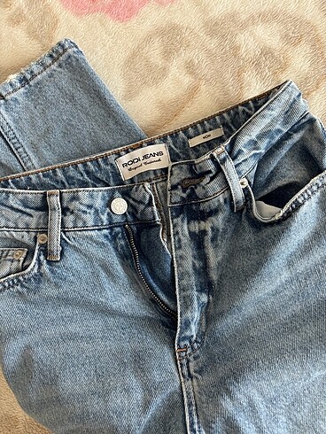Rodi mom jeans