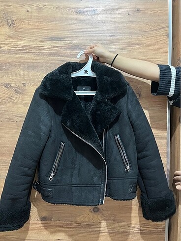 Stradivarius Kürklü Kaban
