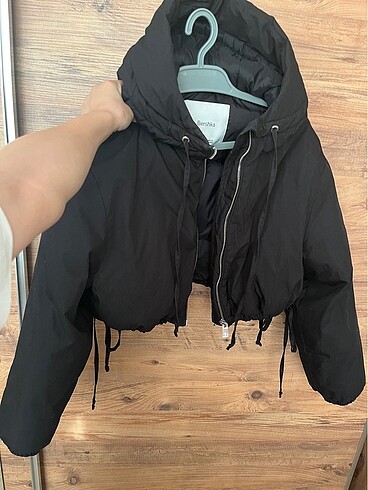 Bershka Crop Mont