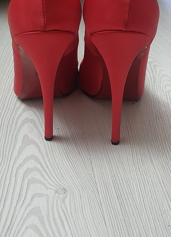 40 Beden kırmızı Renk Kırmızı stiletto