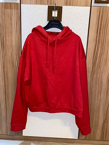 Kırmızı sweatshirt