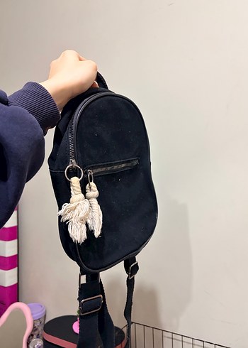 Püsküllü Siyah Süet Kadın Sırt Çantası - Görsel 3