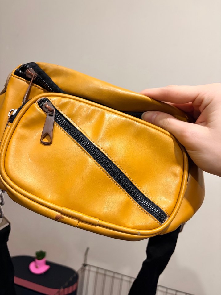 Sarı Deri Kadın Bel Çantası - Görsel 3