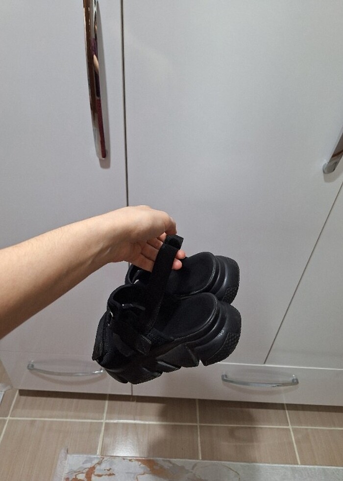 Trendyol shoes siyah sandalet - Görsel 3