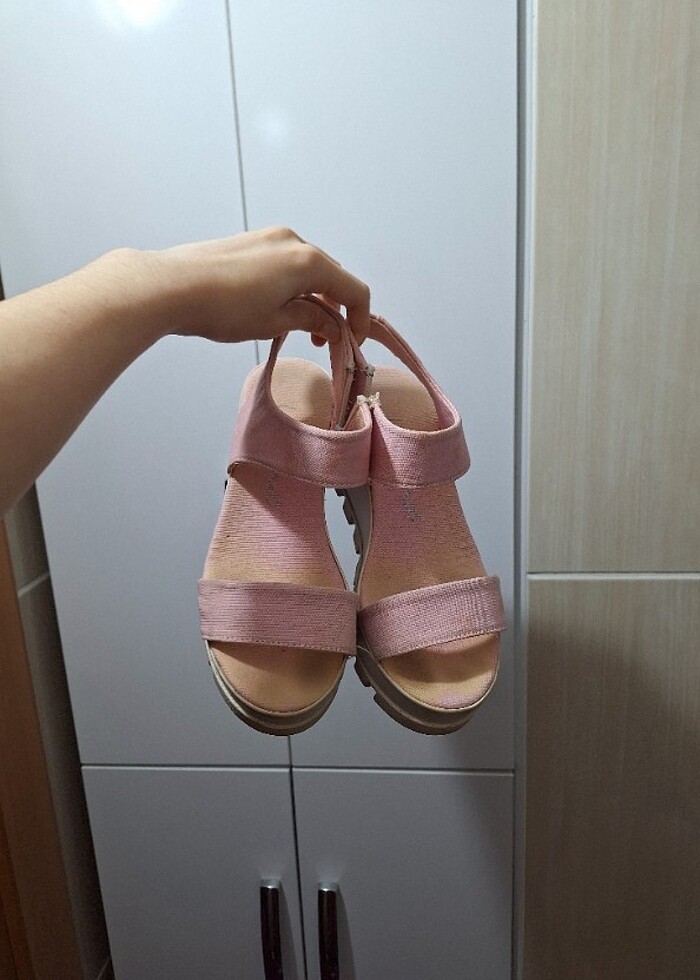 Pembe beyaz sandalet - Görsel 2