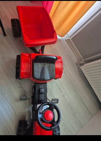 bizdeki fıstık yeşil Renkli Oyuncak Traktör