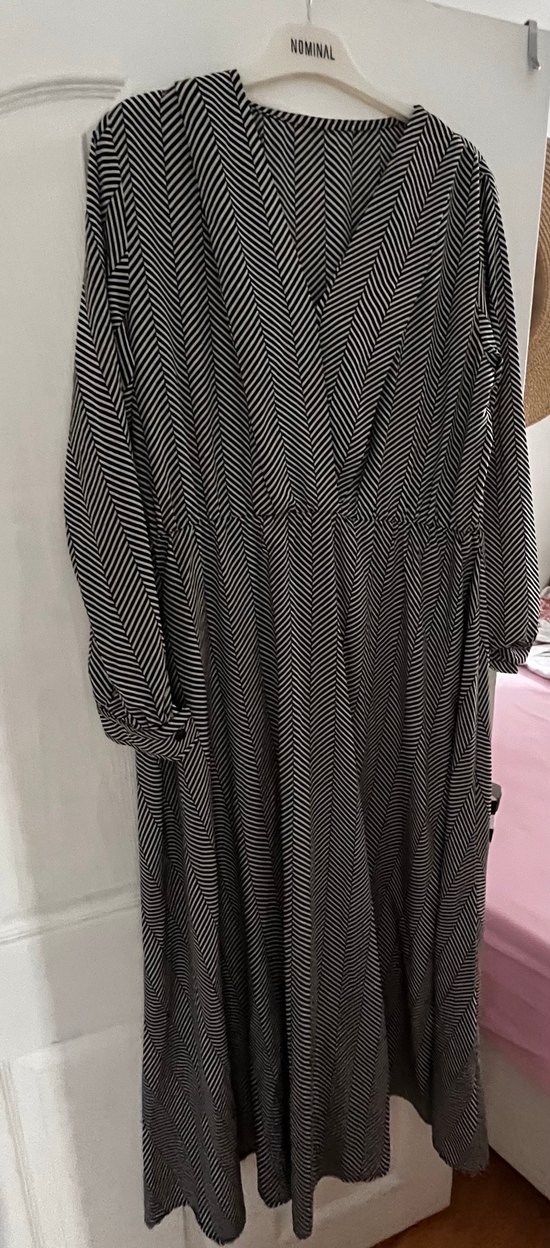 Zebra Desenli V Yaka Uzun Kollu Uzun Elbise - Görsel 2