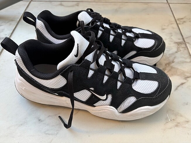 Nike Tech Hera