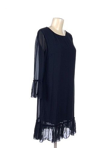 Diğer PreLoved Kısa Elbise %70 İndirimli.