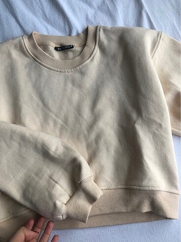 Zara Sweatshirt