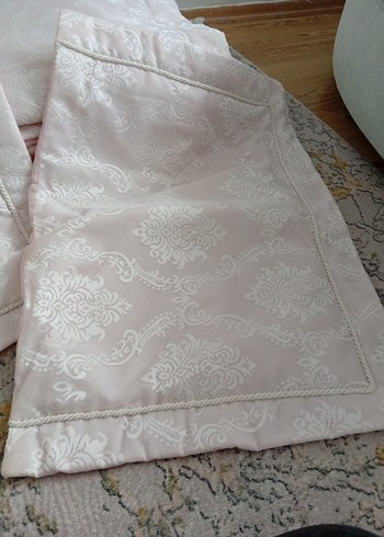 Nakışlı Pembe Yatak Örtüsü - Görsel 3