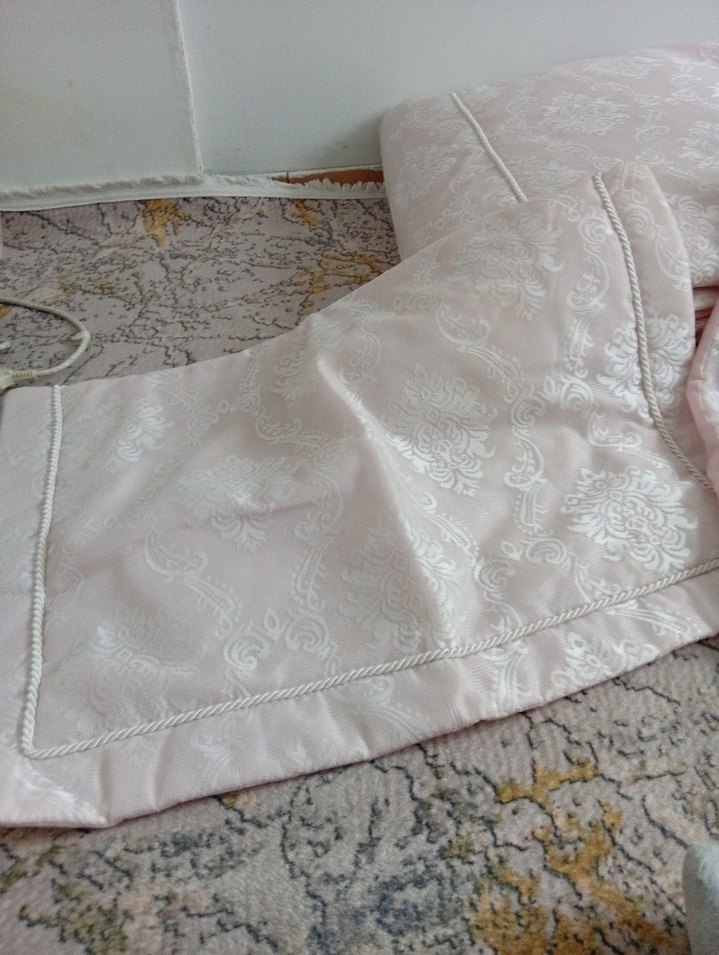 Nakışlı Pembe Yatak Örtüsü - Görsel 4