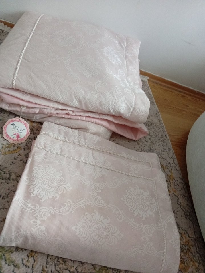 Nakışlı Pembe Yatak Örtüsü - Görsel 5