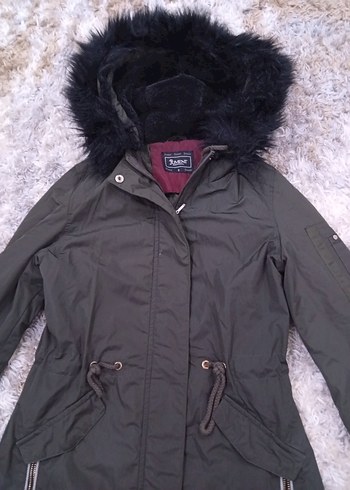 Kürk Detaylı Uzun Kadın Kışlık Mont - Görsel 4