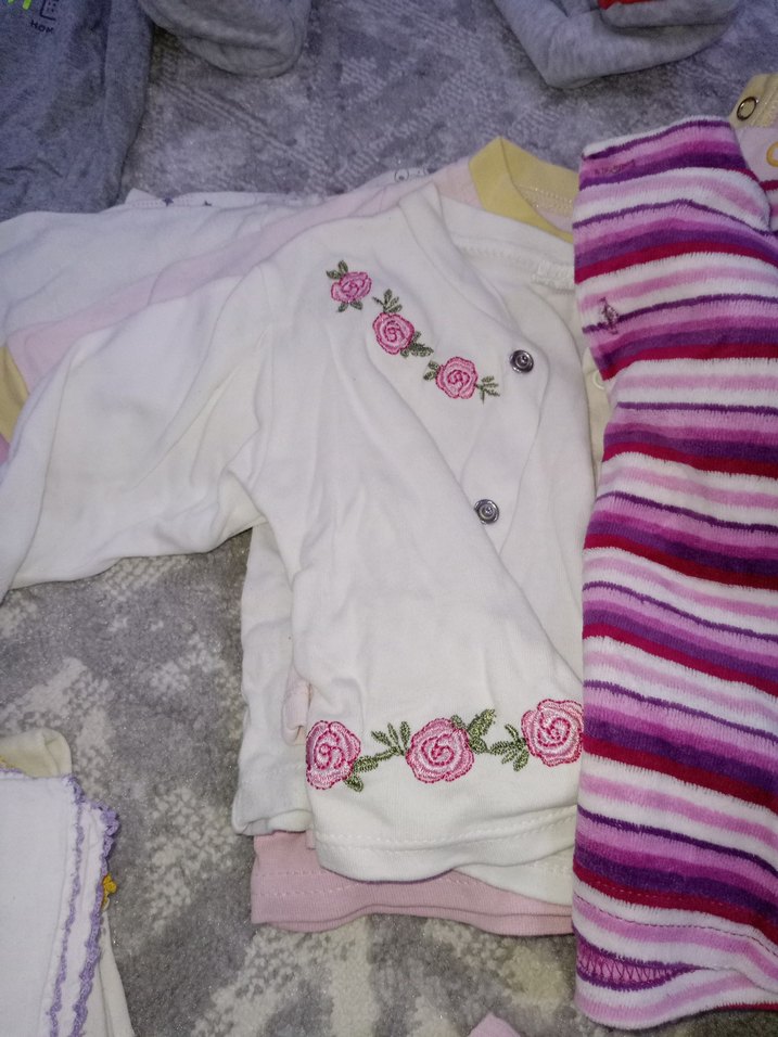 Pembe Uzun Kollu Bebek Body hepsi 2200 tly - Görsel 3