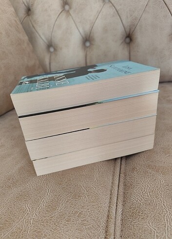  LISA SCOTTOLINE 4 kitap