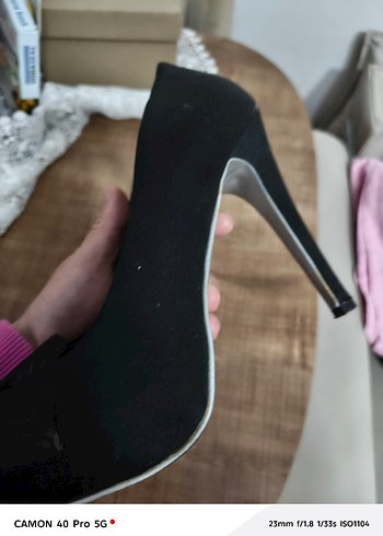 Siyah Piliseli Dolgu Topuk Kadın Abiye Ayakkabı - Görsel 2