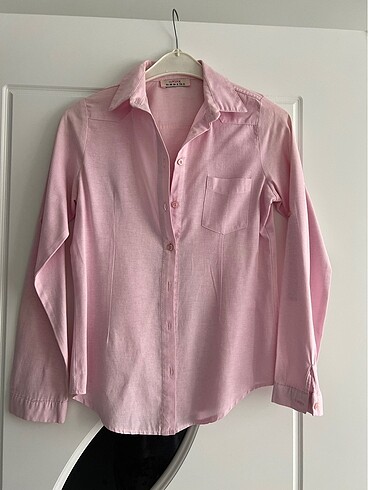 PEMBE GÖMLEK