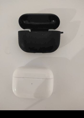 Beyaz Kablosuz Kulaklık ve Şarj Kutusu - Görsel 2