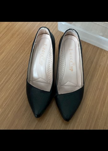 Siyah topuklu ayakkabı - Görsel 2