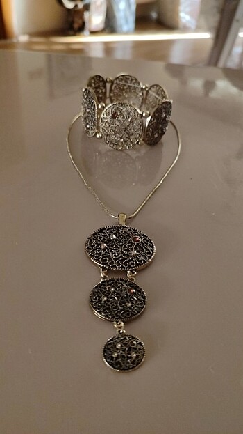 Avon metal kolye ve bilezik