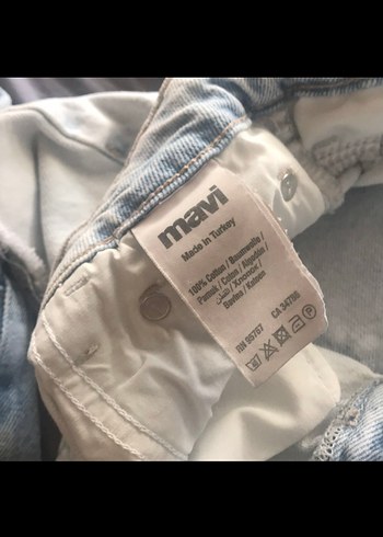 Beyaz Kadın Mini Denim Şort - Görsel 3