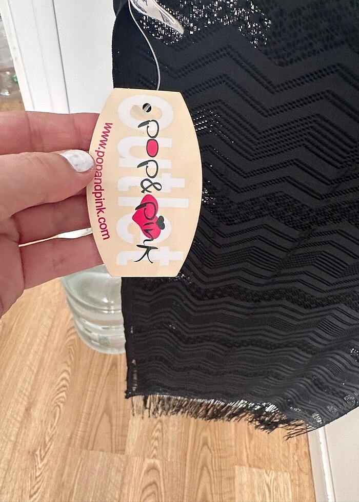 Sıfır Etiketli Siyah Püsküllü Pareo - Görsel 2