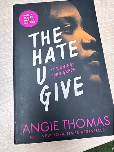 The Hate U Give ? Angie Thomas | İngilizce Roman