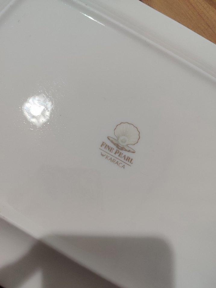 Beyaz ve parlak desenli servis tabağı - Görsel 5