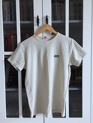 Levis T-shirt