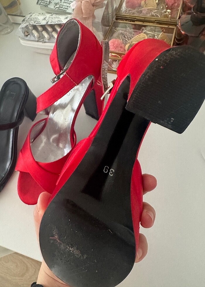 Kırmızı platform - Görsel 3