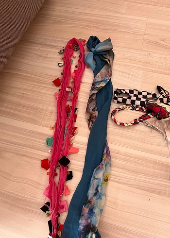 Beden çeşitli Renk Çiçekli ve Ekose Desenli Renkli Fiyonklar hepsi