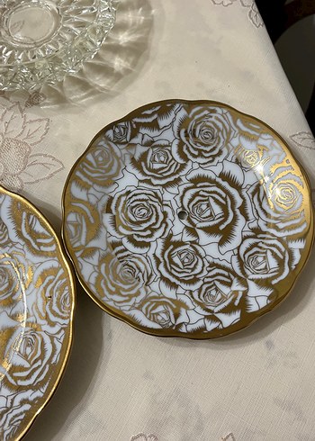 Altın Çiçek Desenli Porselen Tabaklar - Görsel 4