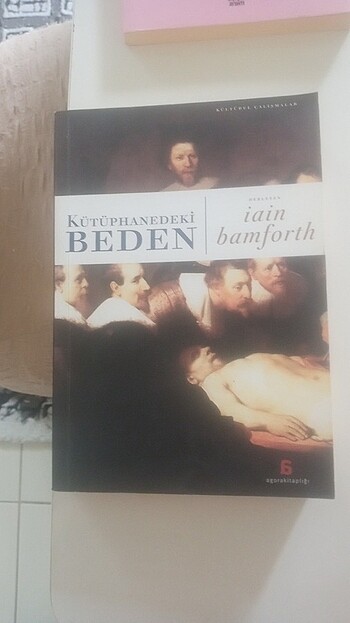 Kutuphanedeki beden