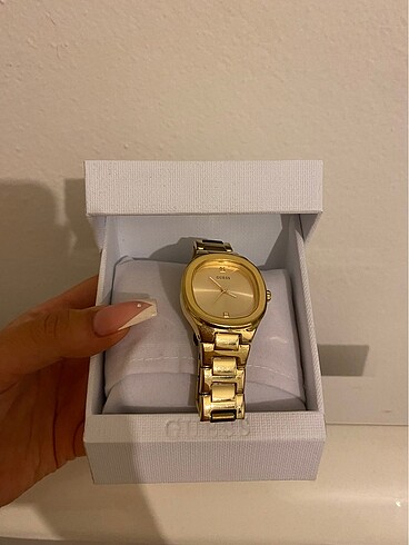Guess pırlantalı saat