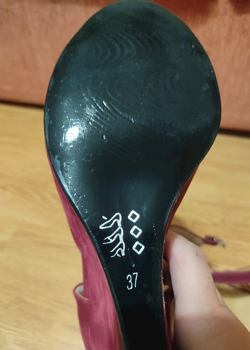 37 Beden Bordo Süet Tokalı Kadın Topuklu Ayakkabı