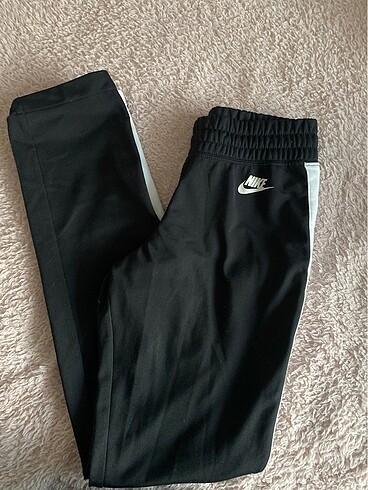 xs Beden siyah Renk Orijinal nike takım