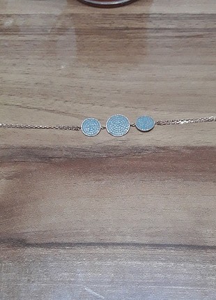 925 ayar gümüştür.