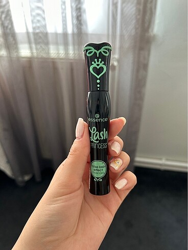 Essence lash princess maskara rimel